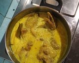 Foto langkah ke 2 dari resep Opor Kuning Ayam Kampung.
