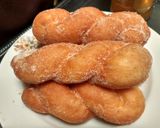 Foto langkah ke 7 dari resep Kkwabaegi - Twisted Doughnuts.