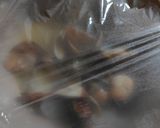 Foto del passaggio 5 della ricetta Spaghetti vongole e bottarga