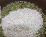 A picture of step 2 of Matar pulao.
