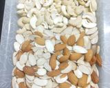 ડ્રાયફ્રુટ ચીક્કી (Dryfruits Chikki Recipe In Gujarati) રેસીપી સ્ટેપ1ફોટો