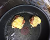 Foto langkah ke 5 dari resep Lobak putih masak Daging ayam cincang Goreng telur.