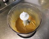 Une image de l'étape 3 de Sauce salade sucrée salée à la mangue, citron et persil.