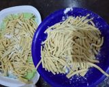 Foto langkah ke 3 dari resep Kue Bawang Renyah / TUSUK GIGI.