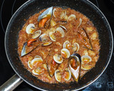 Foto del paso 5 de la receta: Fideuá con mejillones y almejas