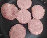 Foto del paso 1 de la receta: Mini hamburguesitas en salsa Pedro Ximénez