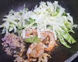 รูปขั้นตอนการทำที่ 2 ของ ยากิโซบะกุ้งหมูเส้นบุก โลว์คาร์บ