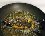 Foto langkah ke 3 dari resep Ikan mujaer + sambal kemangi.