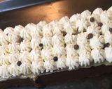 Une image de l'étape 6 de Brownie et ganache  montée à la vanille et caramel crémeux.