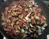 Foto del paso 2 de la receta: Spaghettis con salsa de panceta y hongos