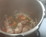 Foto del paso 2 de la receta: Conejo en salsa de piñones