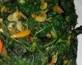 Foto langkah ke 5 dari resep Tumis daun singkong udang rebon.