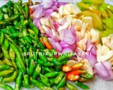 Foto langkah ke 2 dari resep Oseng Pindang Lombok Ijo.