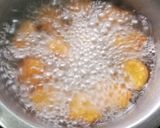 A picture of step 2 of Moong dal ka bada.