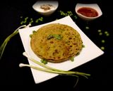 મટર લીલા લસણ ના પરાઠા (Matar Lila Lasan Paratha Recipe In Gujarati) રેસીપી સ્ટેપ5ફોટો