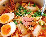 Hình bước làm 2 của món Tokbokki bánh tráng