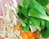 Hình bước làm 2 của món Cơm dĩa đùi gà chiên