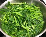 剁椒蒜味腐乳空心菜/水油炒三分鐘料理的食譜步驟3照片