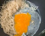 รูปขั้นตอนการทำที่ 3 ของ ผัดไทกุ้งเสียบ