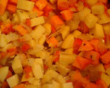 Foto del paso 2 de la receta: ♥️Guiso de fideos, garbanzos y salchichas alemanas