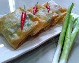 Foto langkah ke 2 dari resep Martabak daun bawang.
