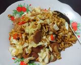 Foto langkah ke 4 dari resep Mie goreng sederhana.