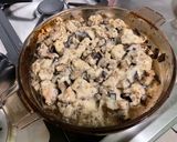 Une image de l'étape 8 de Poulet mariné aux aubergines et parmesan.