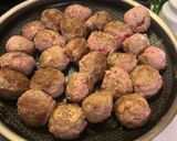 Foto del passaggio 2 della ricetta Le polpette più buone…cipolle e birra
