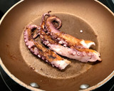Foto del paso 2 de la receta: Judiones con pulpo 🐙🐙🐙🐙 en olla de cocción lenta