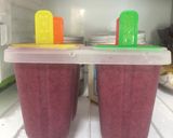 A picture of step 3 of Mixed Berry Popsicle.