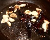 A picture of step 1 of Dry Garlic Chutney.