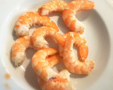 Foto del paso 1 de la receta: Macarrones con langostinos en salsa de soja