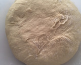 Foto del paso 2 de la receta: Focaccia de tomate cherry, olivas negras y romero