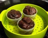 Foto langkah ke 6 dari resep Bolu coklat kukus.