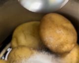 A picture of step 2 of Aloo Vada.