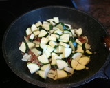 Foto del paso 6 de la receta: Sepia con pesto Vidalim Omega 3 y calabacín salteado