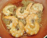 Foto del paso 4 de la receta Crema de champiñones con brocheta de marisco