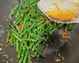 Foto langkah ke 3 dari resep Tumis Kacang Panjang Vegan.