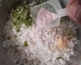 A picture of step 2 of Khaman Poha.