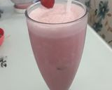 Foto langkah ke 3 dari resep Jus Strawberry Yogurt.