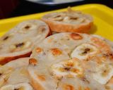 Foto langkah ke 5 dari resep Roti Pisang Banjar.