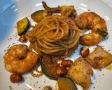 Foto del paso 7 de la receta: Spaguetini, langostinos y sepia con cacahuetes