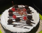 Foto langkah ke 4 dari resep Blackforest Birthday Cake Kukus Mudah.