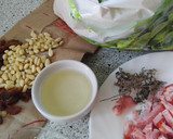 Foto del paso 1 de la receta: Coles de Bruselas al horno con bacon, uvas pasas y feta
