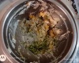 A picture of step 2 of Spring rolls.
