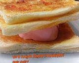 Foto langkah ke 2 dari resep Roti Bakar Eskrim Strawberry #pr_rotiditawar.