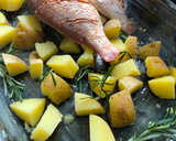Foto del paso 1 de la receta: Pescado Horneado al Romero en Cama de Vegetales