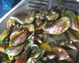 Foto langkah ke 3 dari resep Kerang hijau saos padang.