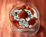 Foto del paso 8 de la receta: Fresas con granadina y queso batido