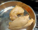 A picture of step 2 of Shu Si Kai(chicken in Kewpie Roasted Sesame Dressing).